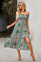 Vestido midi bohemio con hombros descubiertos y estampado verde